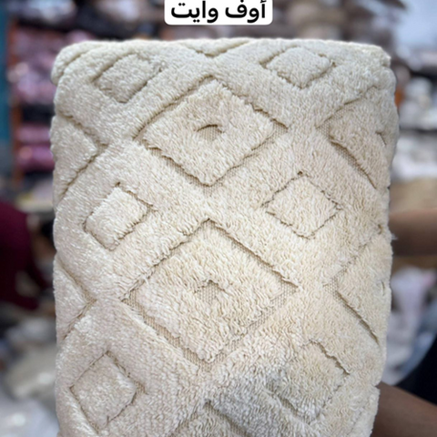 Image of دفاية فرو أستيك + 2 كيس للمخدة