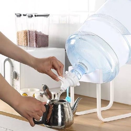 حامل قارورة المياه بالحنفية