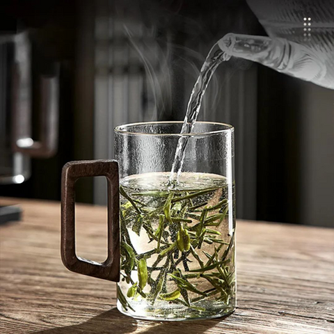 Image of مج زجاج بيد خشب