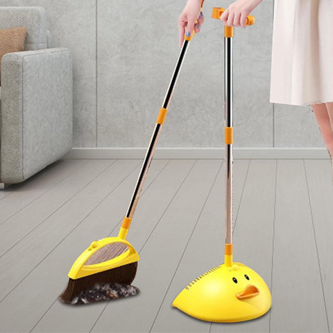 Image of طقم جاروف بالمقشة شكل بطوط