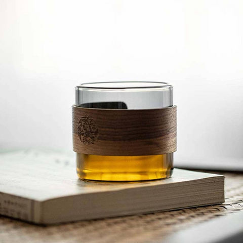 Image of كوب زجاج بإطار خشب