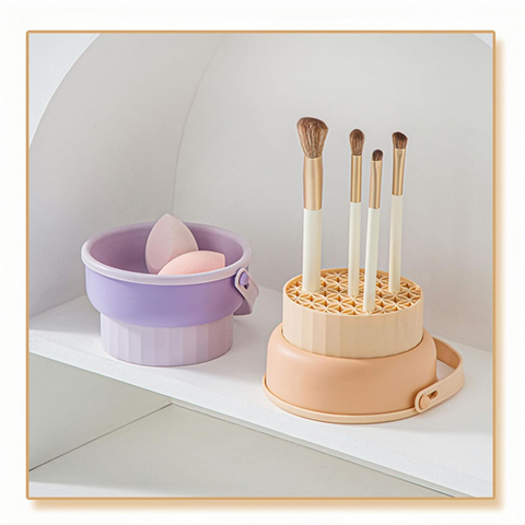 Image of طبق 2 في 1 لتنظيف فرش الميكب