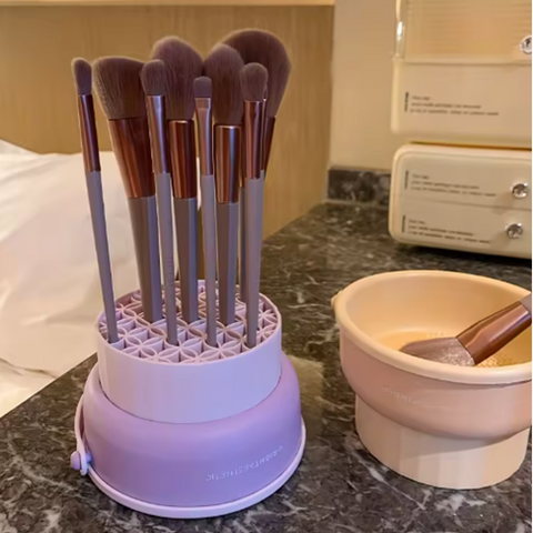 Image of طبق 2 في 1 لتنظيف فرش الميكب