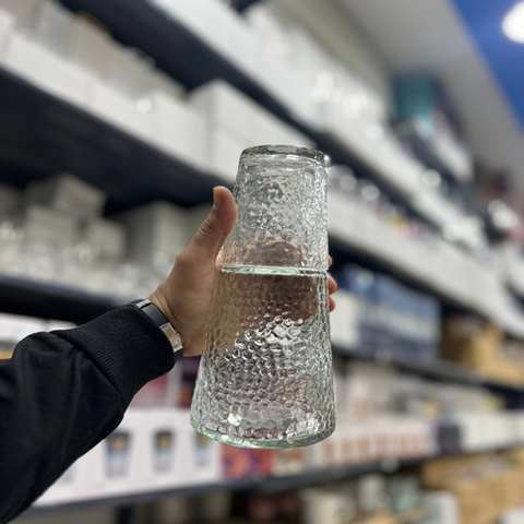 Image of قارورة مياه + كوب