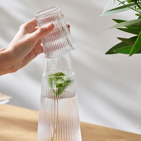 Image of قارورة مياه + كوب