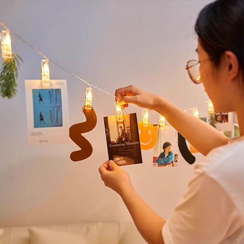 Image of شريط إضاءة بمشبك للصور