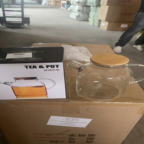 Image of براد بايركس بغطاء خشب