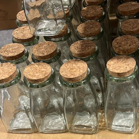 Image of برطمان بغطاء فل