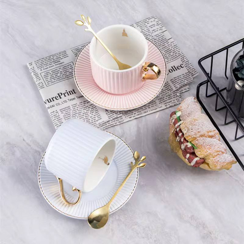 Image of طقم فناجين شاي 6 قطع بحامل جولد