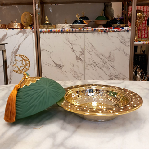 Image of تمرية قبة بغطاء زجاج