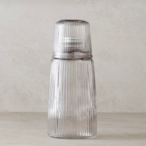 Image of زجاجة مياه مضلعة بالكوب