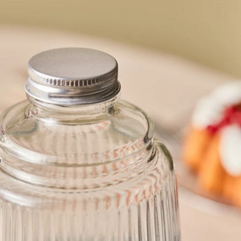 Image of زجاجة مياه مضلعة بالكوب