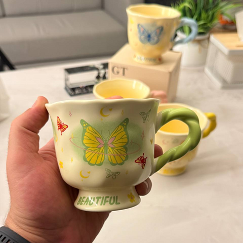 Image of مج بورسلين شكل فراشة