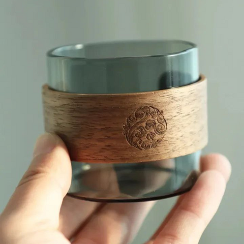 Image of كوب زجاج بإطار خشب