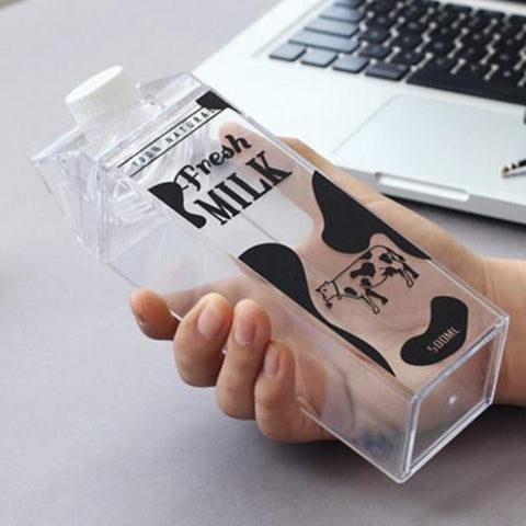 Image of زجاجة اكليريك للحليب والعصائر