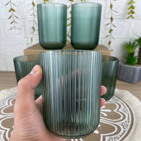 Image of طقم أكواب مضلعة باللون الأخضر