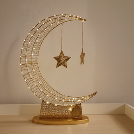 هلال مضيء بعلاقات نجوم