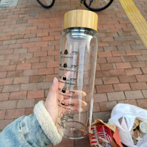 Image of زجاجة مياه بغطاء خشبي