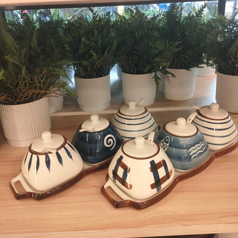 Image of طقم برطمانات 3 قطع بحامل بورسلين