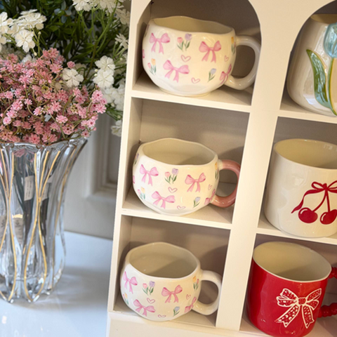 Image of مج بتصميم فيونكة