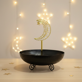 طبق ياميش شكل هلال