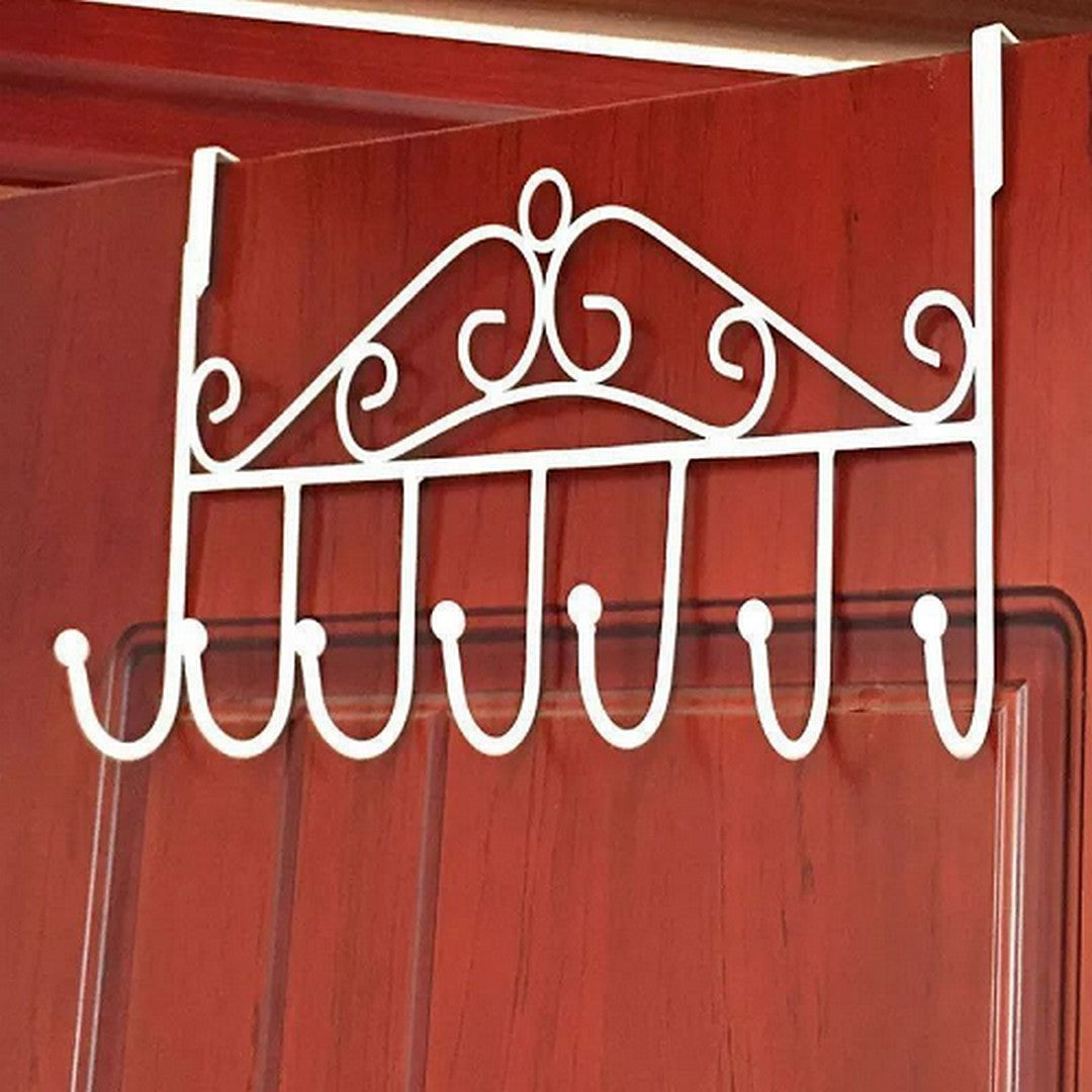 شماعة خلف الباب