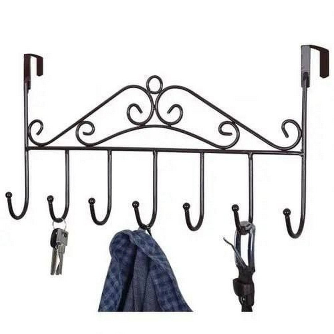 شماعة خلف الباب