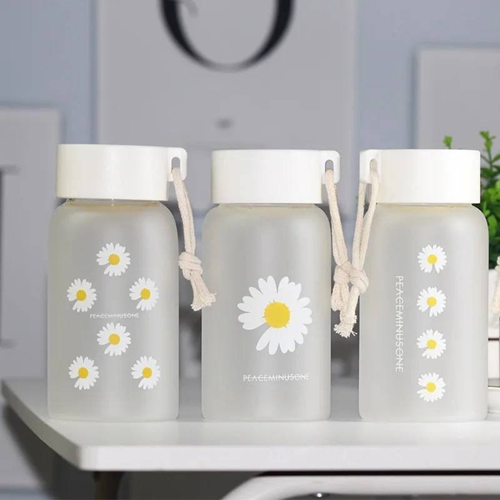 زجاجة مياه White Flower