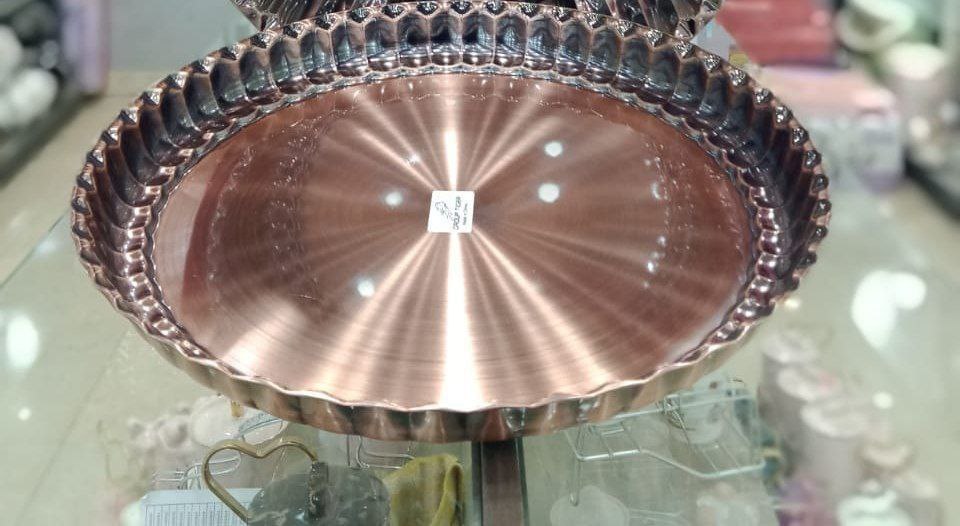 صينية نحاس لتقديم الطعام