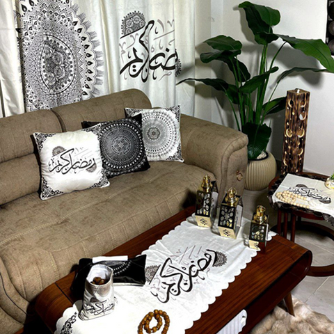 Image of طقم رانر + 3 كوشنز رمضاني