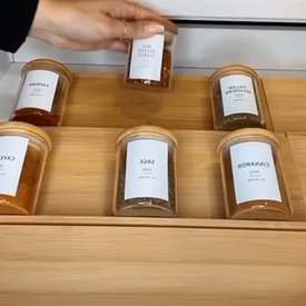 رف خشبي للبرطمانات