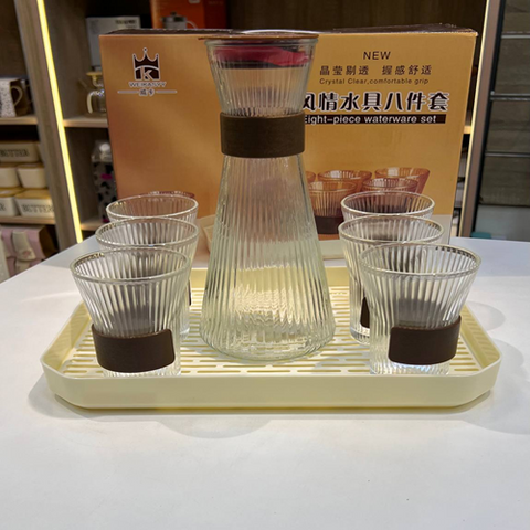 Image of طقم قارورة بأطار خشبي 7 قطع