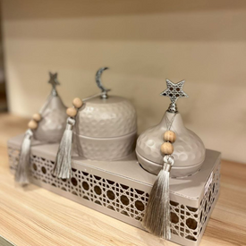 بوكس شكل جامع للتمر والمكسرات