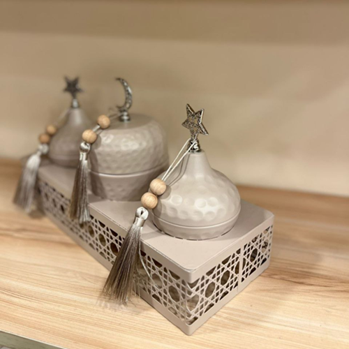 بوكس شكل جامع للتمر والمكسرات