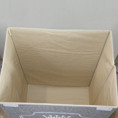 سلة غسيل بغطاء