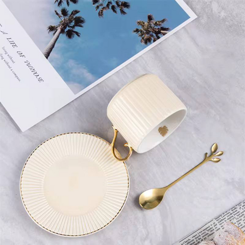 Image of طقم فناجين شاي 6 قطع بحامل جولد