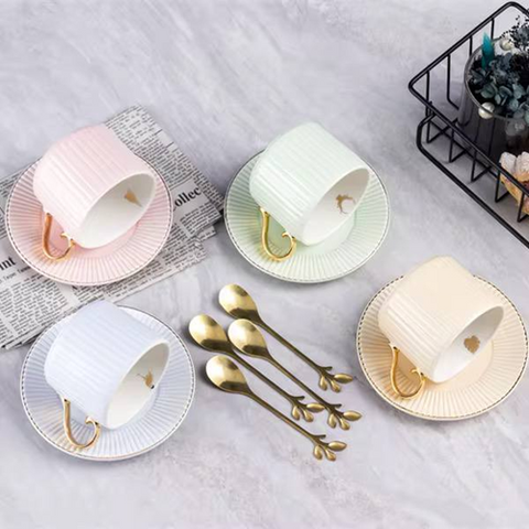 Image of طقم فناجين شاي 6 قطع بحامل جولد