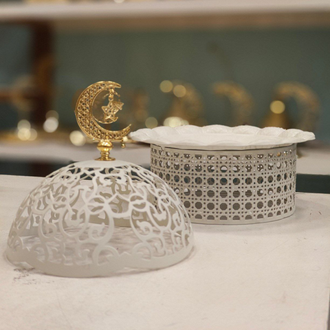 Image of تمرية شكل قبة باللون الأبيض