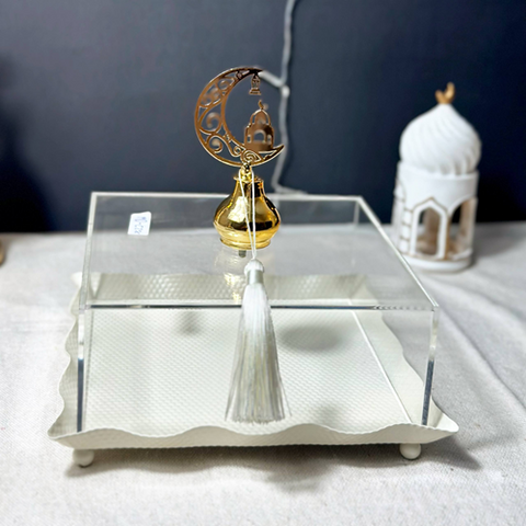 Image of طبق بالغطاء لتقديم التمر والتسالي