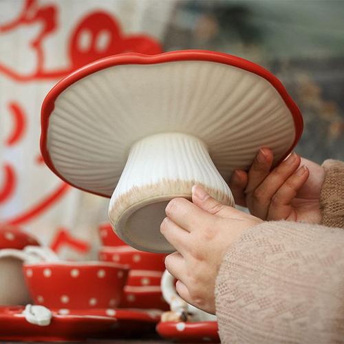 طبق تقديم شكل مشروم