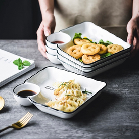 طبق تقديم السناكس مع بولة للصوصات