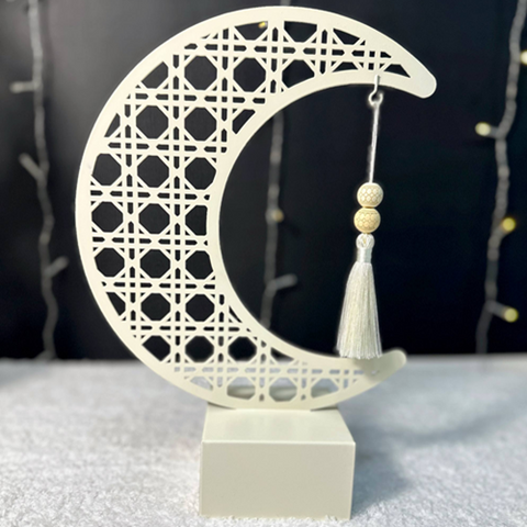 Image of هلال معدن باللون الأبيض