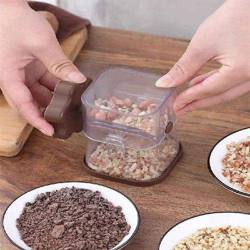 مطحنة يدوية للمكسرات