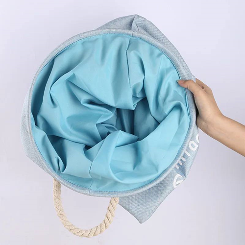 سلة غسيل بيد